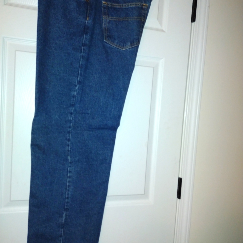 Dkyn size 36 blue jeans